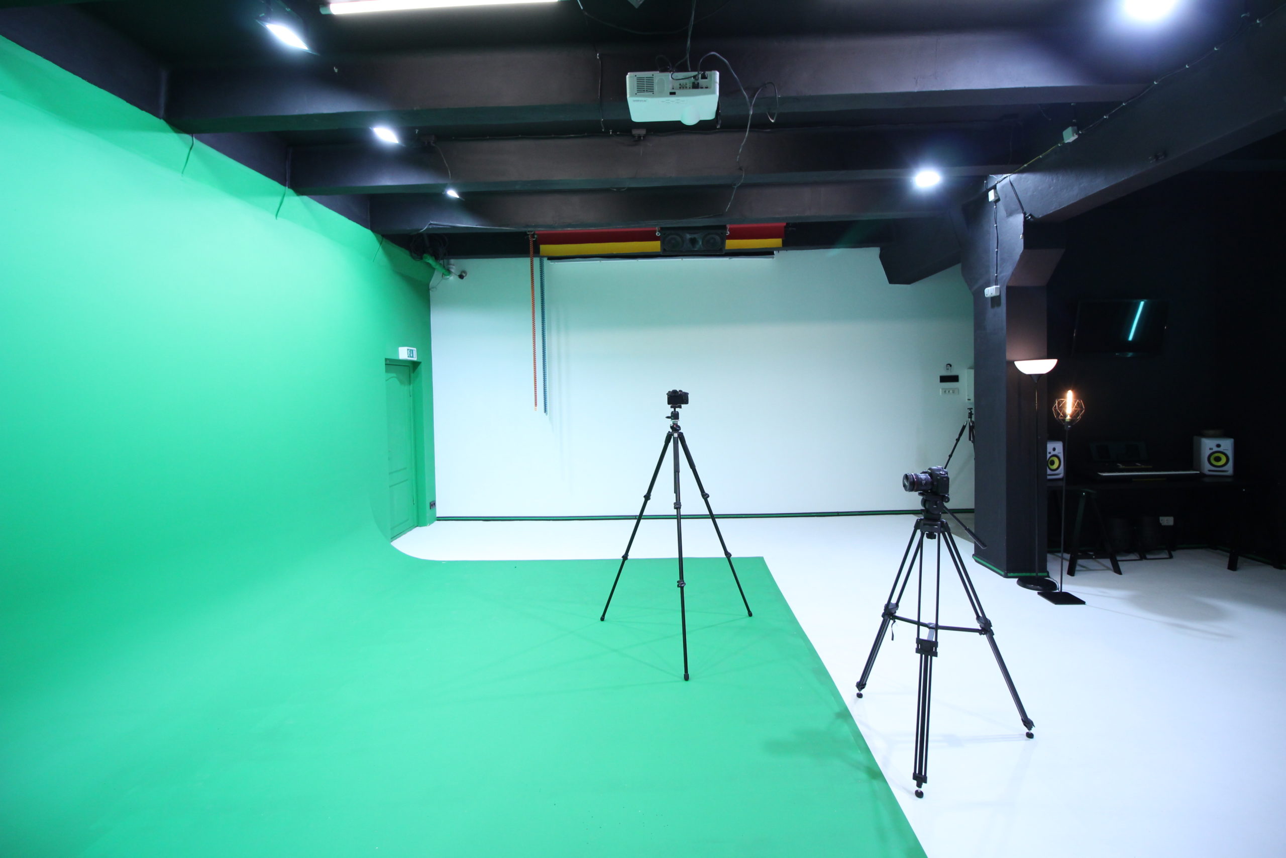green screen studio, chromakey