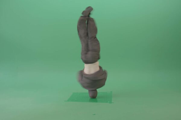 B-Boy-Man-break-dance-on-Green-Screen-Video-Footage-4K-Layer-7